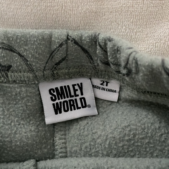 Smiley World 3T Sweatsuit Set - Picture 3 of 4